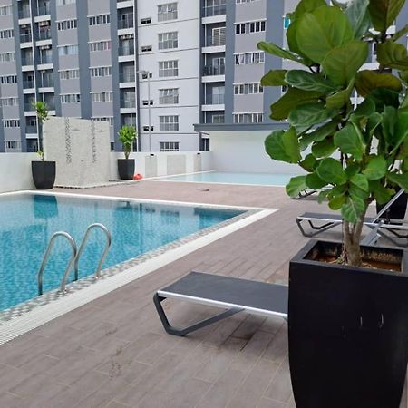 Impiana Homestay Near Putrajaya, Cyberjaya, Musliem Only,Wifi,Netflix Kampung Dengkil Eksteriør bilde