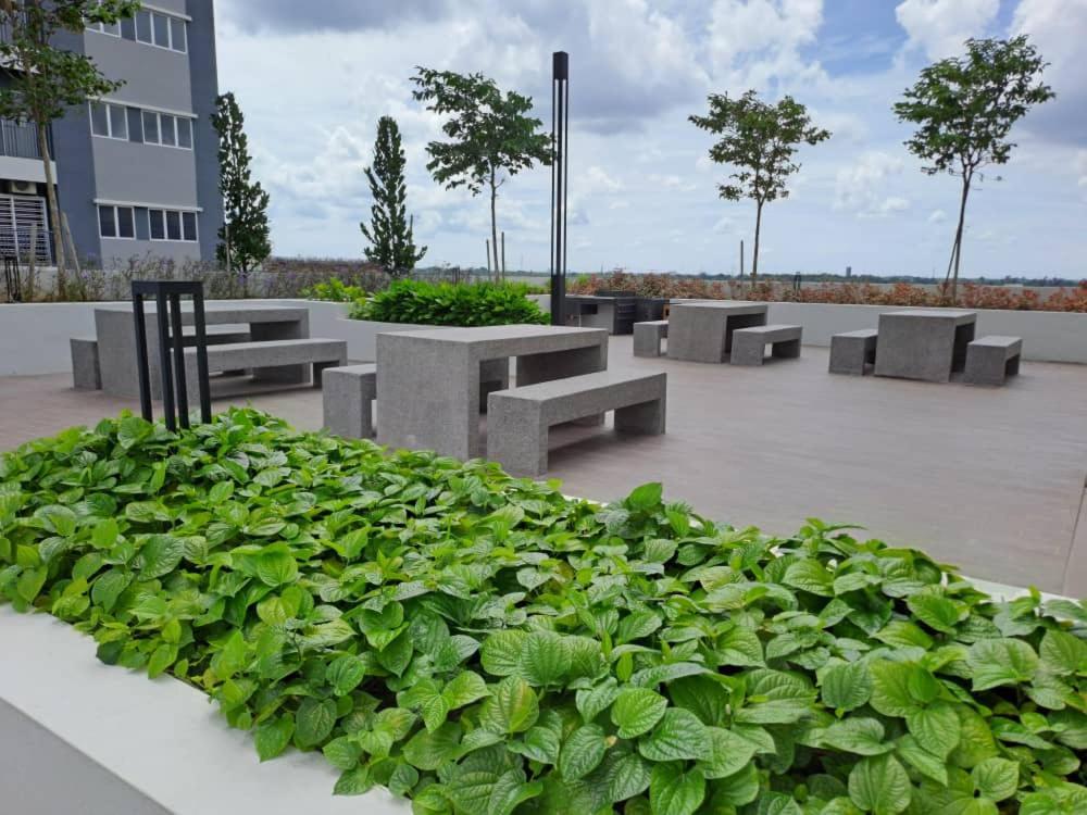 Impiana Homestay Near Putrajaya, Cyberjaya, Musliem Only,Wifi,Netflix Kampung Dengkil Eksteriør bilde