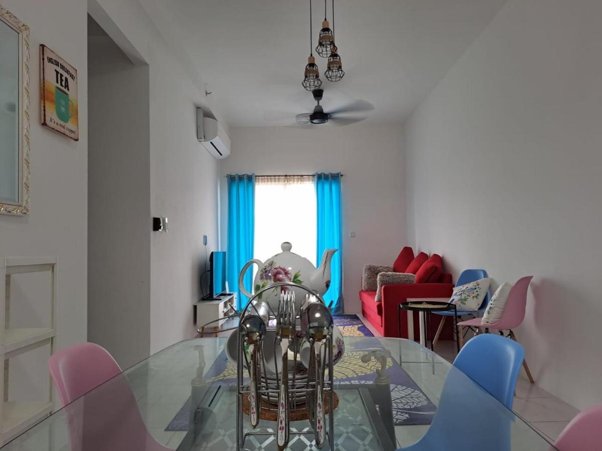 Impiana Homestay Near Putrajaya, Cyberjaya, Musliem Only,Wifi,Netflix Kampung Dengkil Eksteriør bilde
