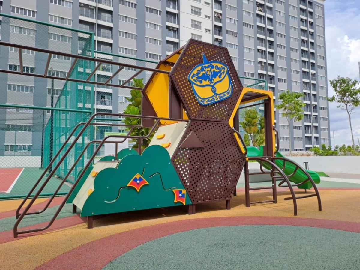 Impiana Homestay Near Putrajaya, Cyberjaya, Musliem Only,Wifi,Netflix Kampung Dengkil Eksteriør bilde