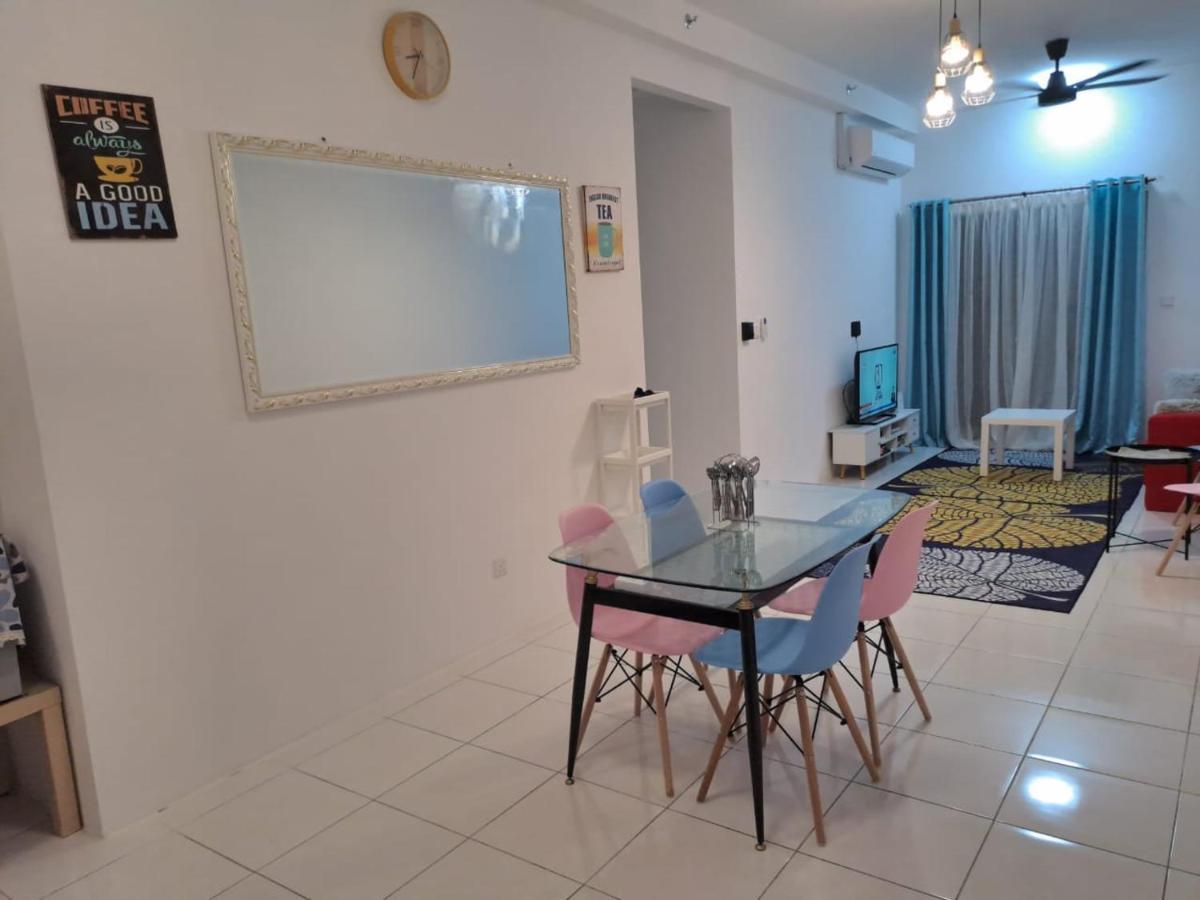 Impiana Homestay Near Putrajaya, Cyberjaya, Musliem Only,Wifi,Netflix Kampung Dengkil Eksteriør bilde