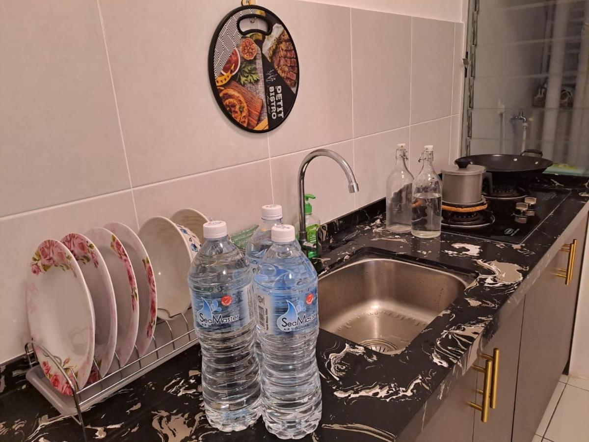 Impiana Homestay Near Putrajaya, Cyberjaya, Musliem Only,Wifi,Netflix Kampung Dengkil Eksteriør bilde