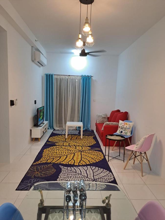 Impiana Homestay Near Putrajaya, Cyberjaya, Musliem Only,Wifi,Netflix Kampung Dengkil Eksteriør bilde