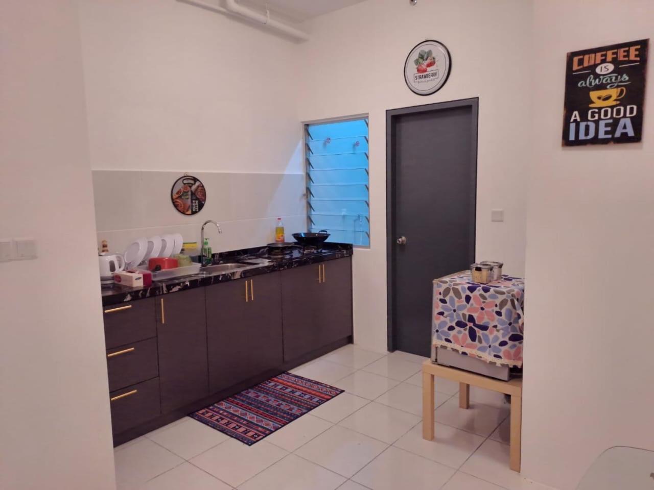 Impiana Homestay Near Putrajaya, Cyberjaya, Musliem Only,Wifi,Netflix Kampung Dengkil Eksteriør bilde