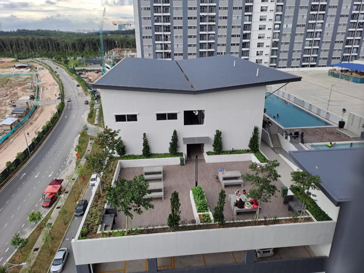 Impiana Homestay Near Putrajaya, Cyberjaya, Musliem Only,Wifi,Netflix Kampung Dengkil Eksteriør bilde
