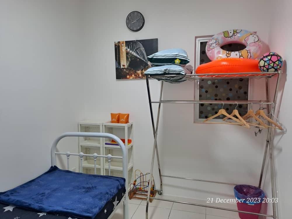 Impiana Homestay Near Putrajaya, Cyberjaya, Musliem Only,Wifi,Netflix Kampung Dengkil Eksteriør bilde