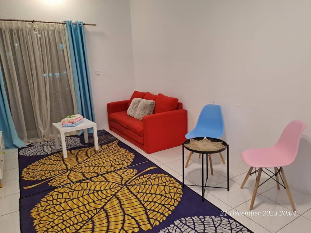 Impiana Homestay Near Putrajaya, Cyberjaya, Musliem Only,Wifi,Netflix Kampung Dengkil Eksteriør bilde